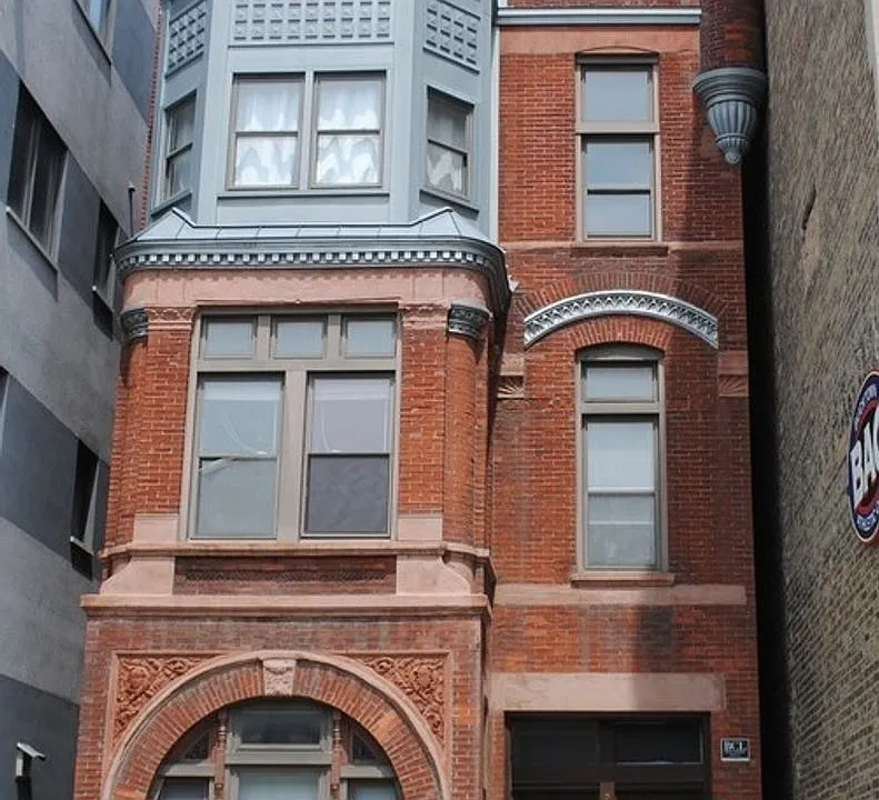 2050 W North Ave