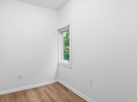 4th image of 1433 Dean Ave #V1