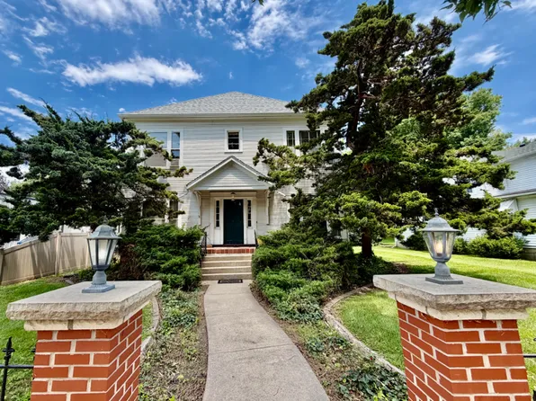 306 E Locust, 306 E Locust St #3, Bloomington, IL 61701