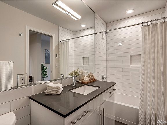 3rd image of 115 27th Ave E #A