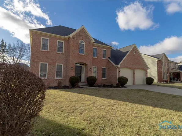 27003 Shawnee Dr, Perrysburg, OH 43551