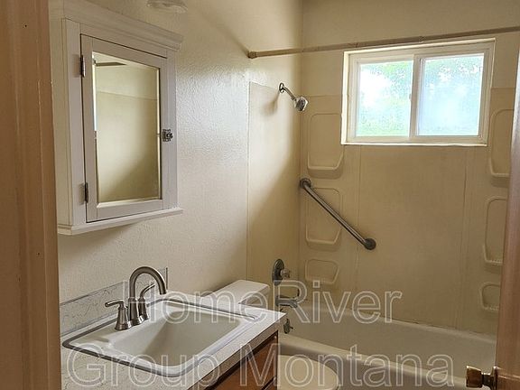 5th image of 4670 23rd Ave