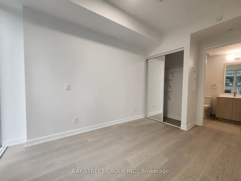 100 Queen St E #605 — Photo 12