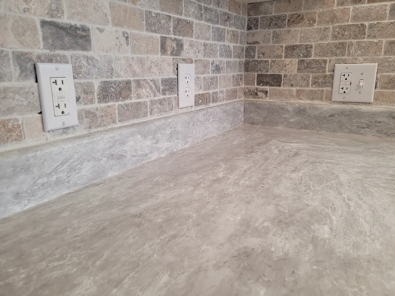 1001 W 30th Street — Photo 3