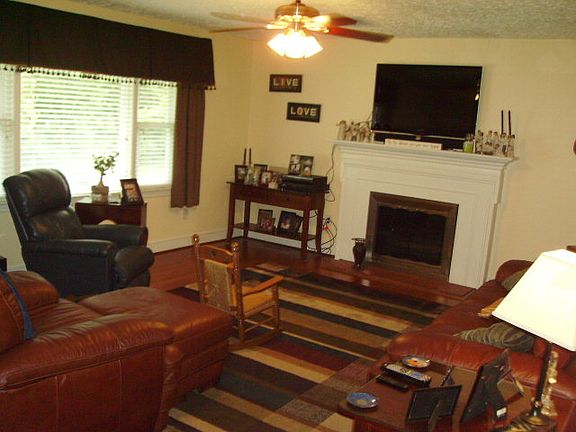 5th image of 1420 Chaloner Dr