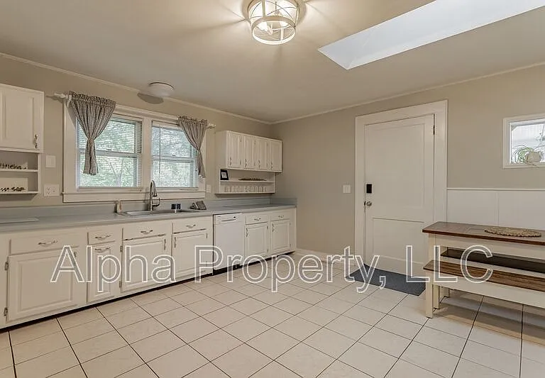 3 Frost St — Photo 13