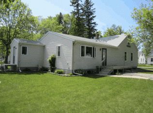 310 E 9th St, Morris, MN 56267