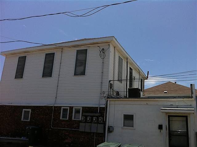 1st image of 902 Sealy St APT 2