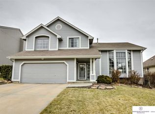 17320 Poppleton Ave, Omaha, NE 68130