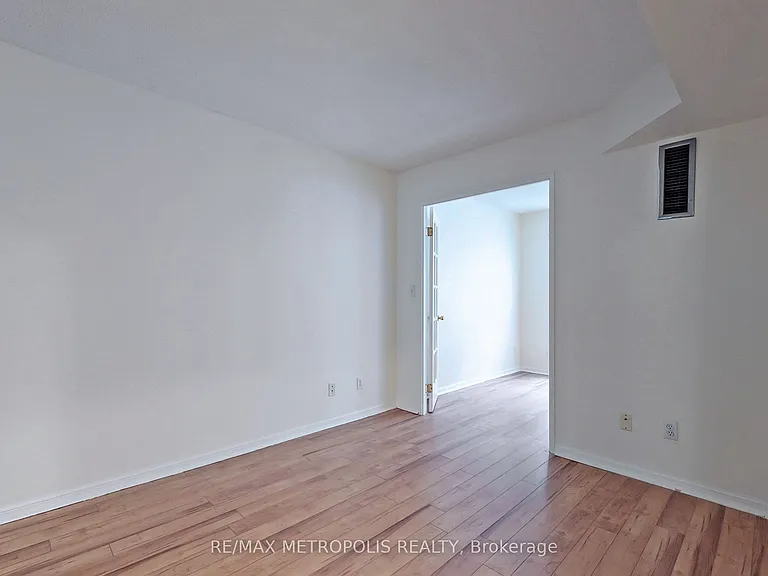 7 Carlton St #708 — Photo 20