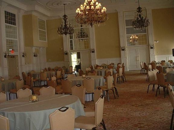CLUBHOUSE DINING AREA
