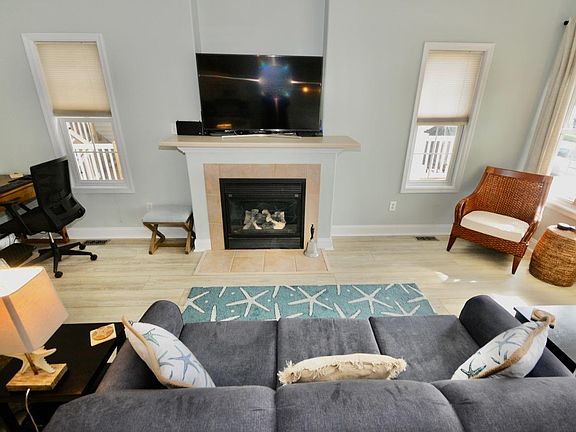 4th image of 444 Asbury Ave APT 1