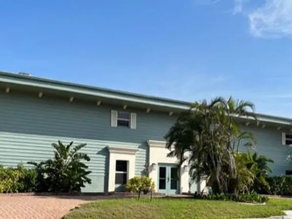 220 Columbia Dr APT 19, Cape Canaveral, FL 32920