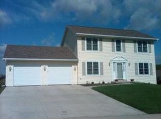 1221 Auburn Rd, West Bend, WI 53090