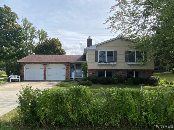 2627 Hakanaw Ave, Hamburg, NY 14075