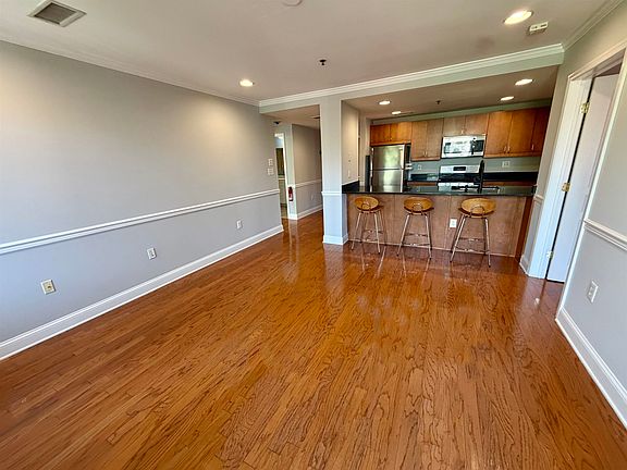 3rd image of 70 Adams St APT 4A