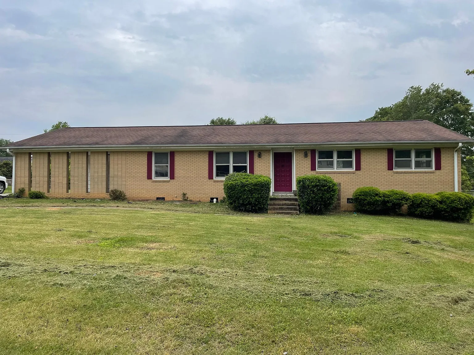 3 bed, 1712 sqft, $1,495 — Photo 1