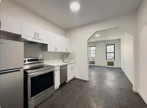 457 W 49th St #FOUR Photo 1