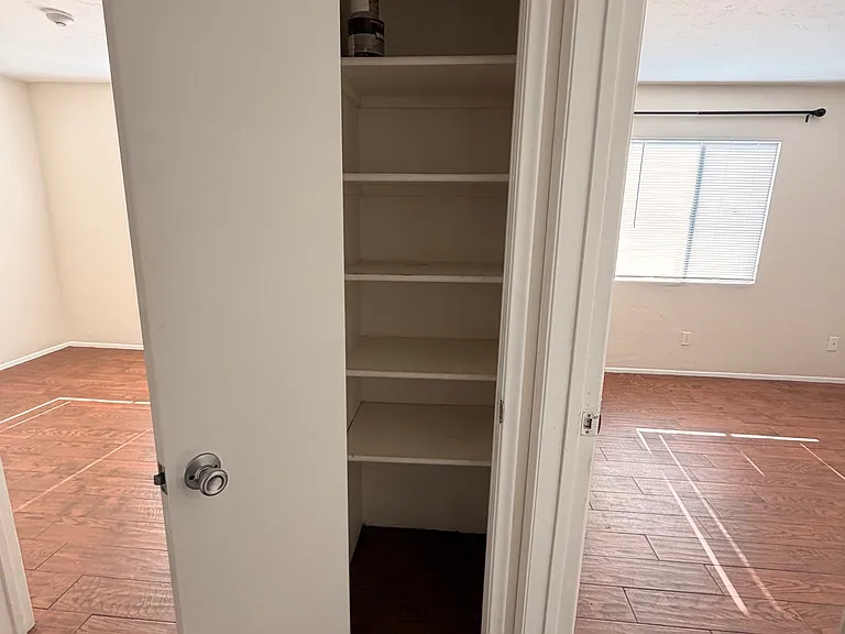 1810 E Blacklidge Dr #409 — Photo 11