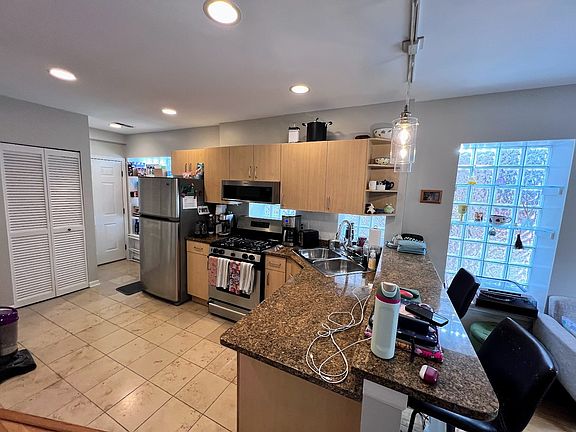 4th image of 2215 N Bissell St APT 2C