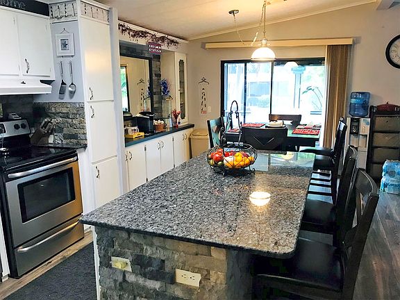 2nd image of 140 Las Palmas Blvd #140