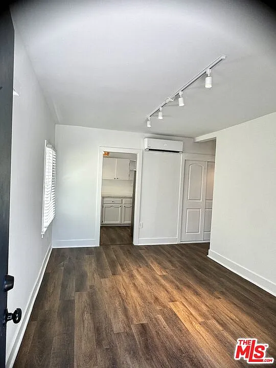 1 bed, 1.0 bath, 850 sqft, $2,490 — Photo 4
