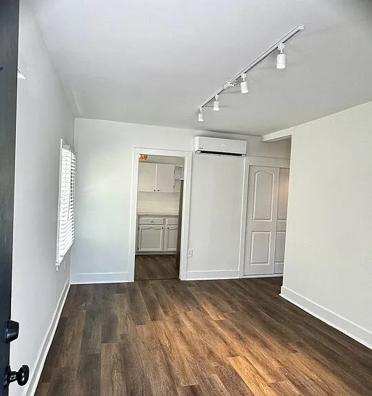 5724 La Mirada Ave — Photo 4