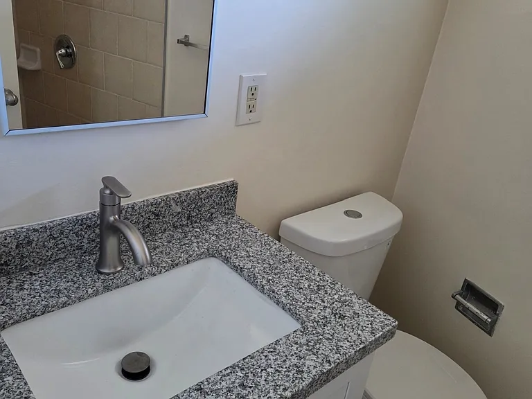 Moracambe Manor Apartments — Photo 15