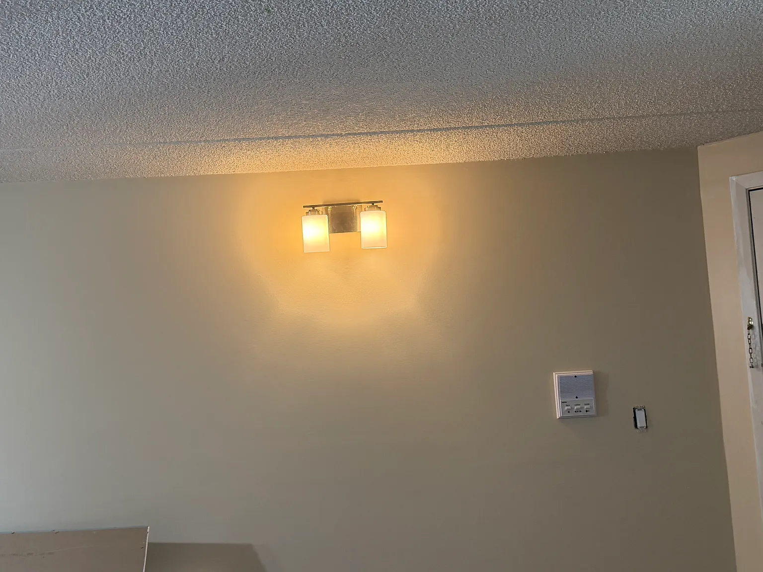 2 bed, 1.5 bath, 944 sqft, $2,300 — Photo 4