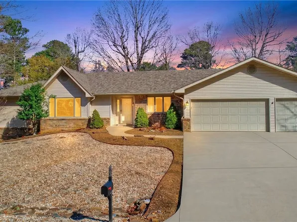 6 Banbury Ln, Bella Vista, AR 72714