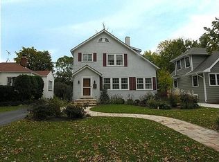 297 Northwood Rd, Riverside, IL 60546