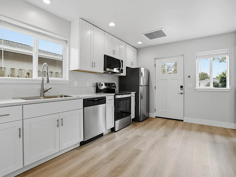1238 Coral St #A — Photo 1
