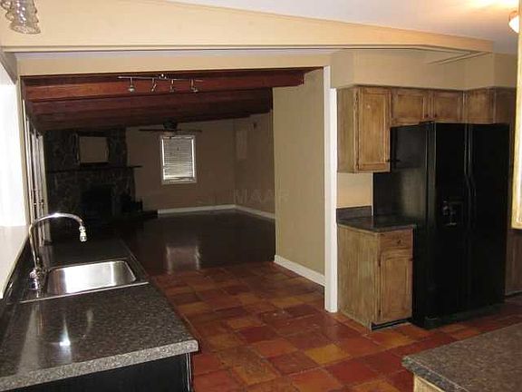 4th image of 1268 E Crestwood Dr