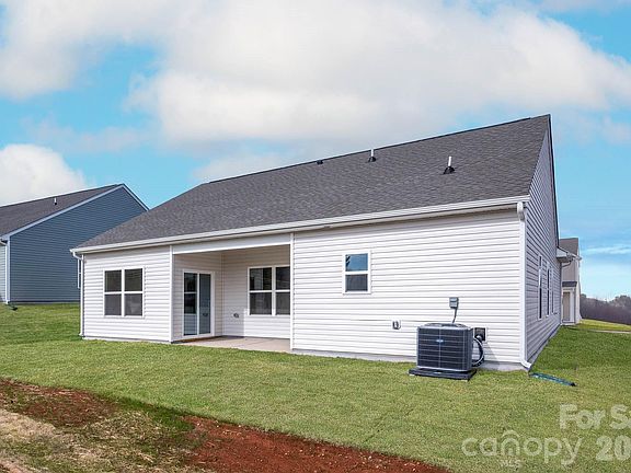 3rd image of 104 Tanner Loop