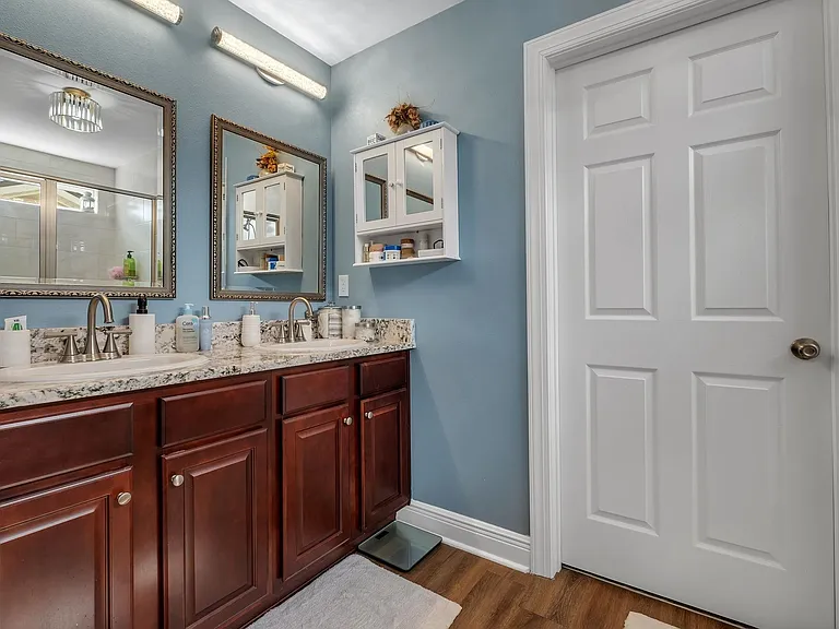 4800 Silent Creek Ln — Photo 28