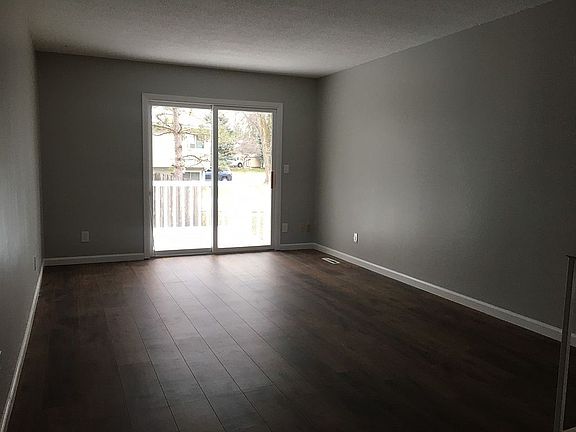 Living room w/walkout deck
