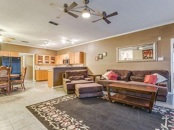 5th image of 6712 Basswood Dr