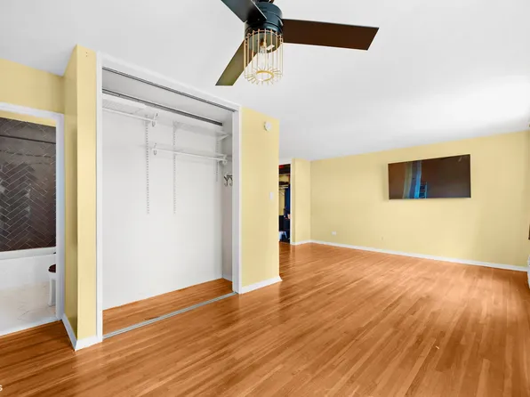 2015 Saint Paul Avenue 3H image 3 of 9