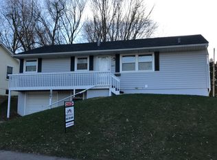 1627 Lincoln Rd, Bettendorf, IA 52722