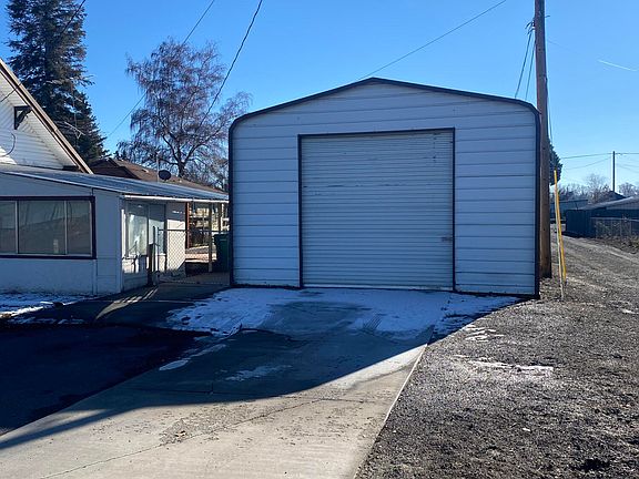 4th image of 332 N Madison St