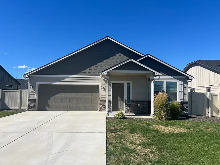 6105 Judd Ave — Photo 1
