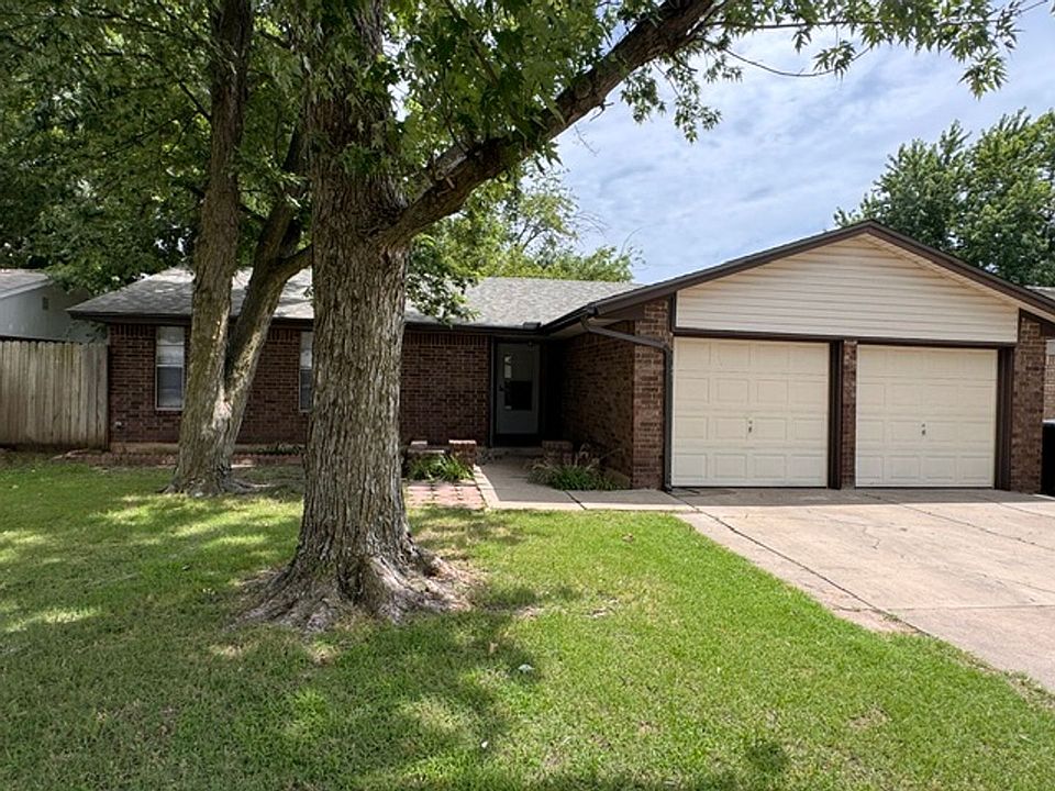 1st image of 608 SW 13th St