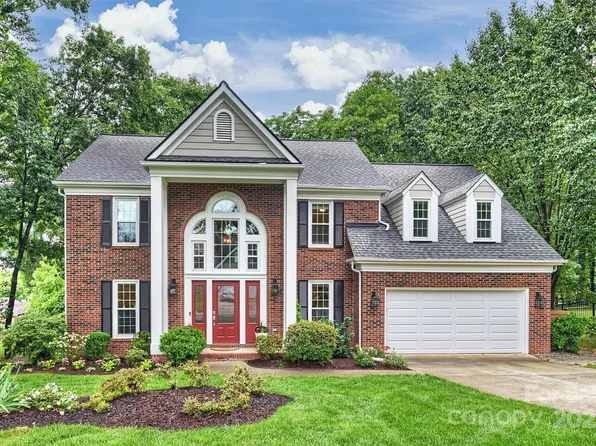 6722 Elmstone Dr, Charlotte, NC 28277