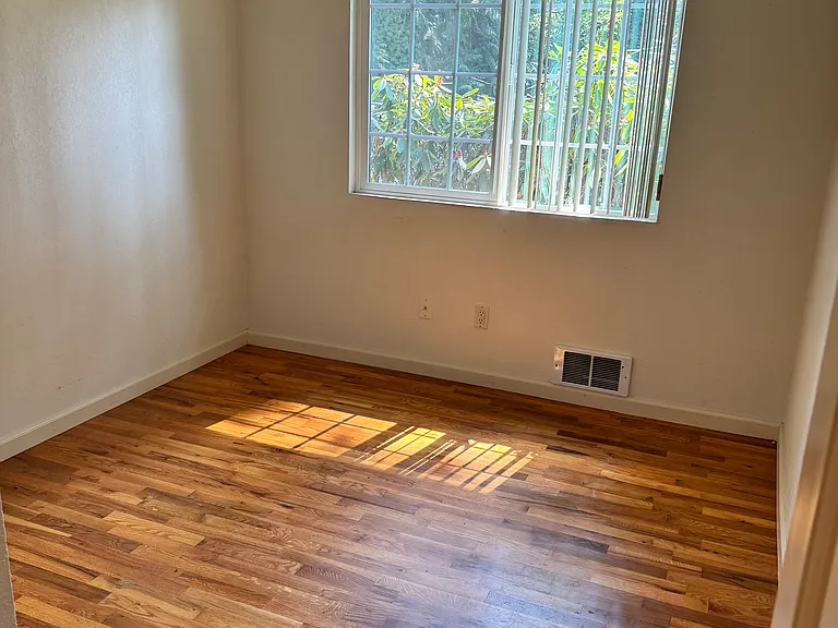 8068 NE 123rd St — Photo 6