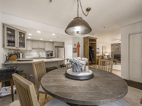 5th image of 1035 Park Ave #5