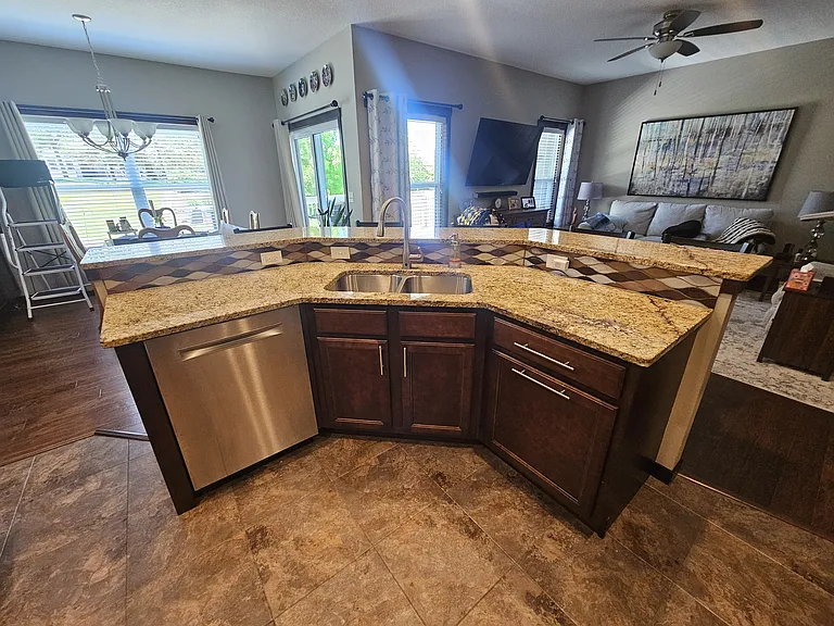 519 Majestic Oak Ct — Photo 4