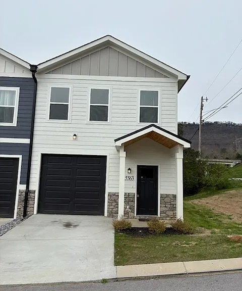 1 5563 Stream Ln #1 — Photo 3
