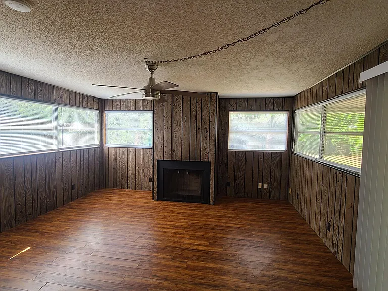2222 Harvard Rd — Photo 11
