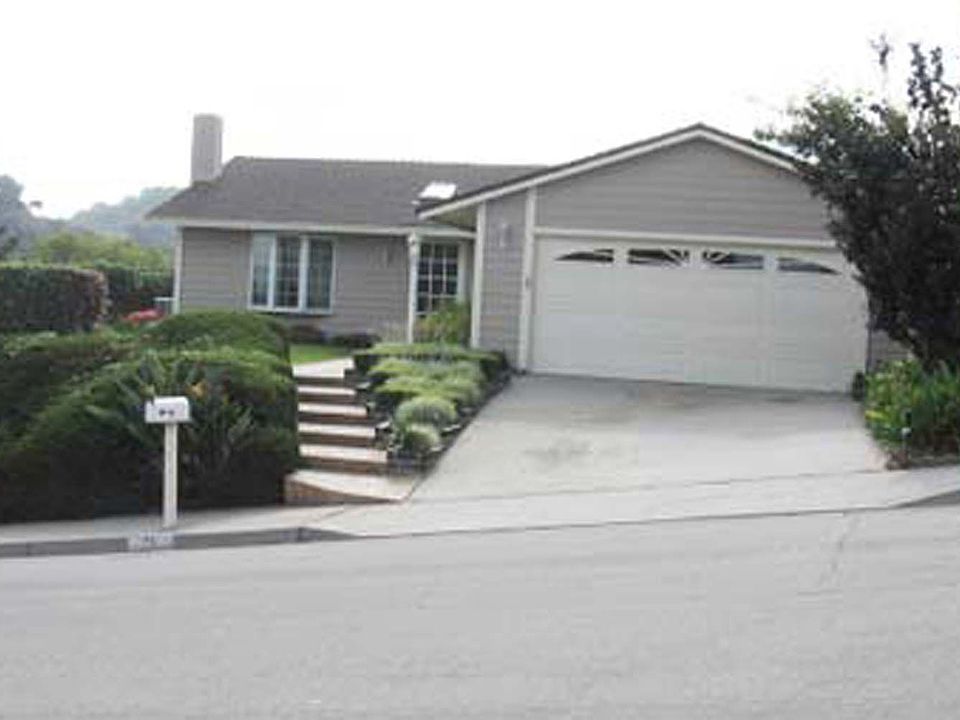 76 Cindy Avenue