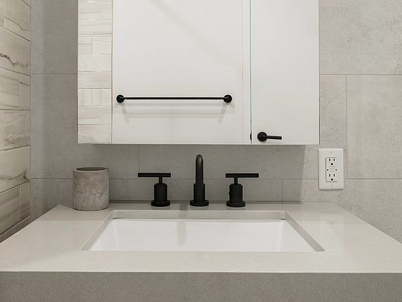 4th image of 46-09 69th St #1219